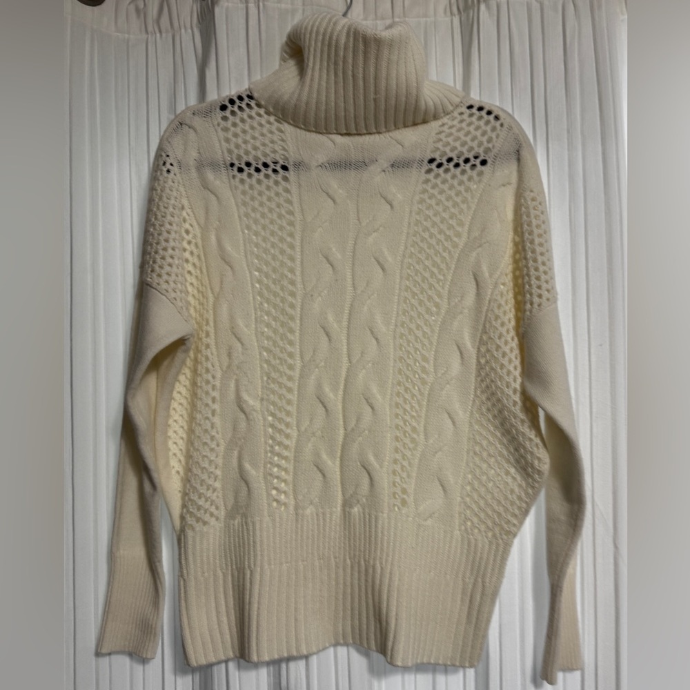 White House Black Market Ivory Cable Knit Turtleneck Sweater